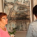 IMG 6187  Die Kulturmeile erfüllt seit Jahren ihren Zweck. Es war von Anfang an gewünscht interessante Kontakte zwischen Besucher und Künstlern, die den Besuchern die "Grötzinger ART" nahe bringen, herzustellen.  Hier Frau Suzana Ulrich © im Gespräch mit Frau Christiane Jäger.